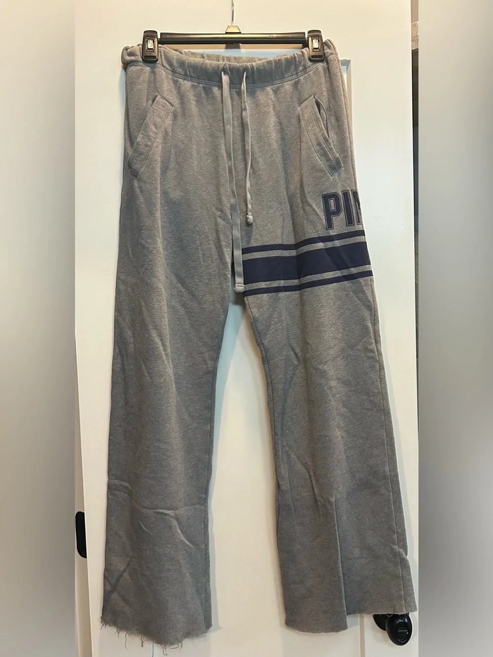 PINK Victoria's Secret Grey Lounge Sweatpants - Picture 1 of 3